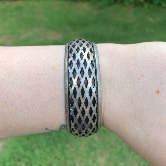 3D  Metal Trellis Bangle Bracelet - Picture 5 of 11